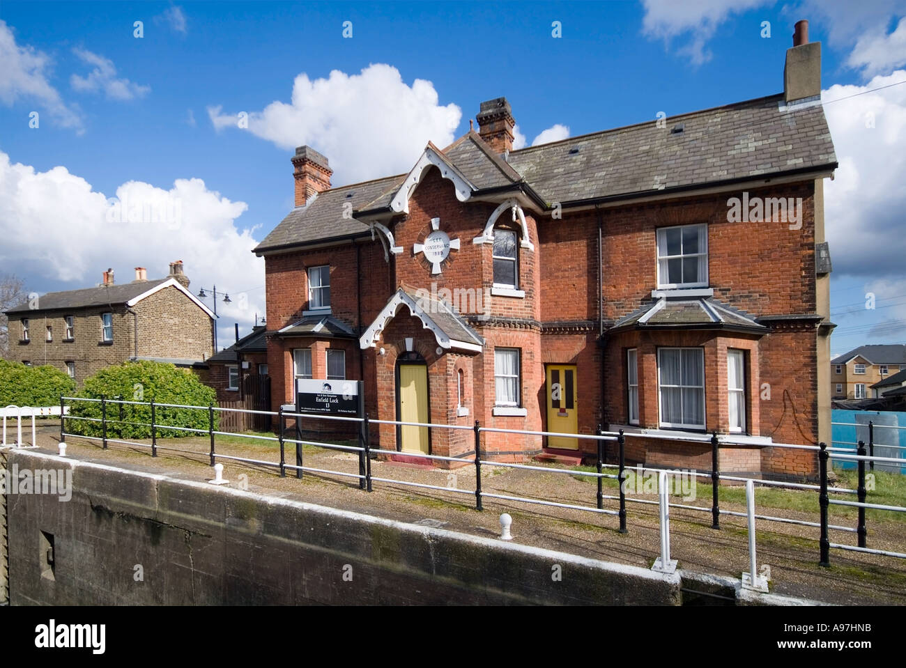 Enfield Lock Canal de navigation Banque D'Images