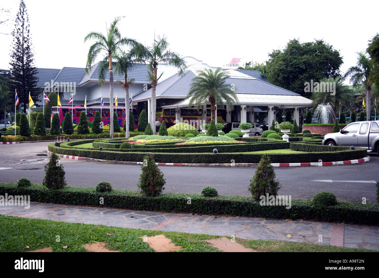 Beau jardin d'ornement Jardin Botanique thaïlandais basé à l'hôtel Dusit Resort à Pattaya, Thaïlande du sud Banque D'Images