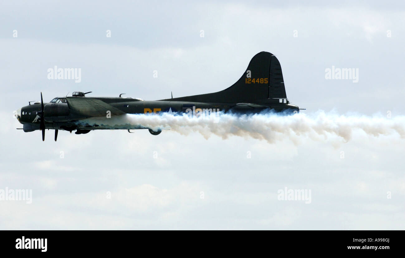 Bombardier b17 Banque de photographies et d’images à haute résolution ...