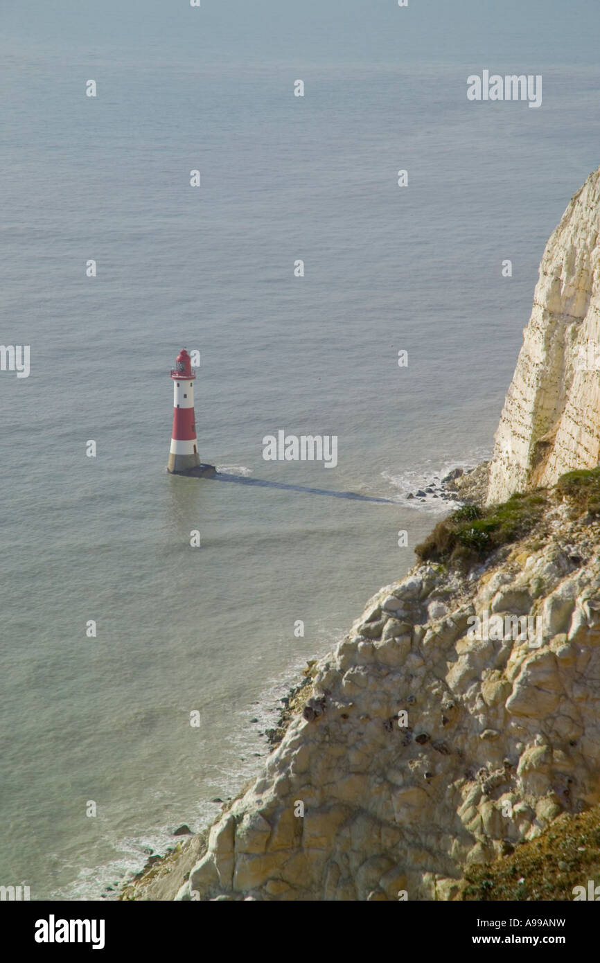 Regarder sur Beachy Head Lighthouse à partir du haut de l'clif Banque D'Images