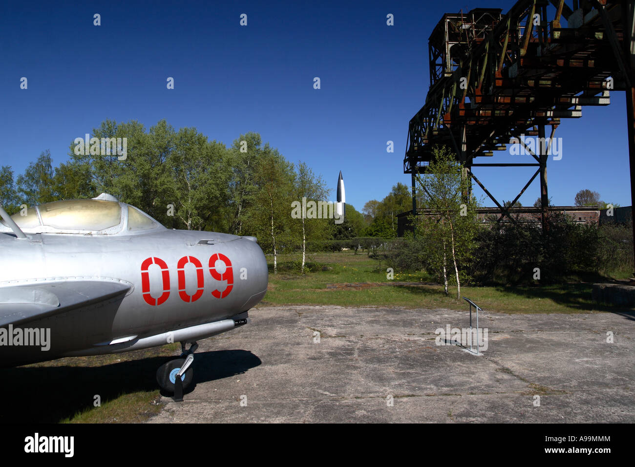 Un avion de chasse Mig 17 sur l'affichage à la recherche militaire historique de l'emplacement de Peenemünde Banque D'Images