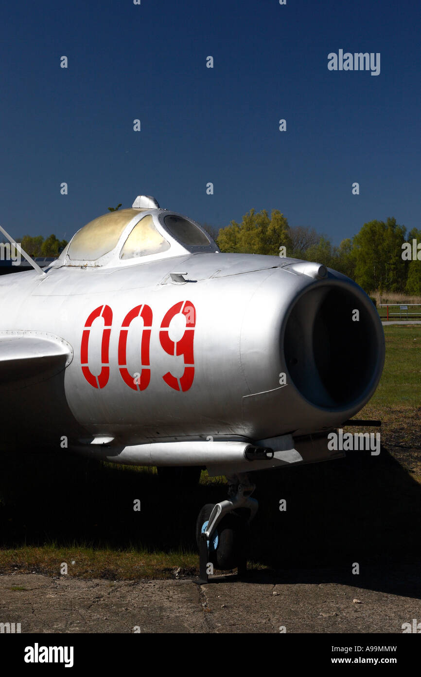 Un avion de chasse Mig 17 sur l'affichage à la recherche militaire historique de l'emplacement de Peenemünde Banque D'Images