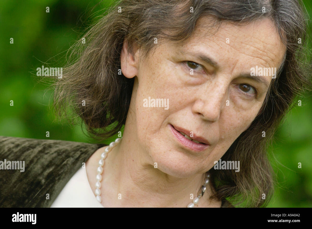 Claire Tomalin Whitbread Book de l'année lauréat photographié à Hay Festival 2003 Hay-on-Wye Powys Pays de Galles UK Banque D'Images