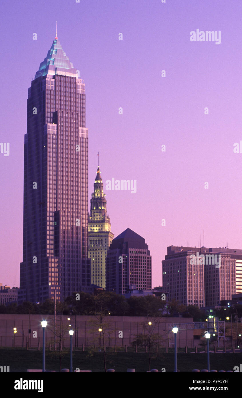 KEY BANK TOWER BUILDING (©Cesar Pelli, 1991) LE CENTRE-VILLE DE CLEVELAND OHIO USA SKYLINE Banque D'Images