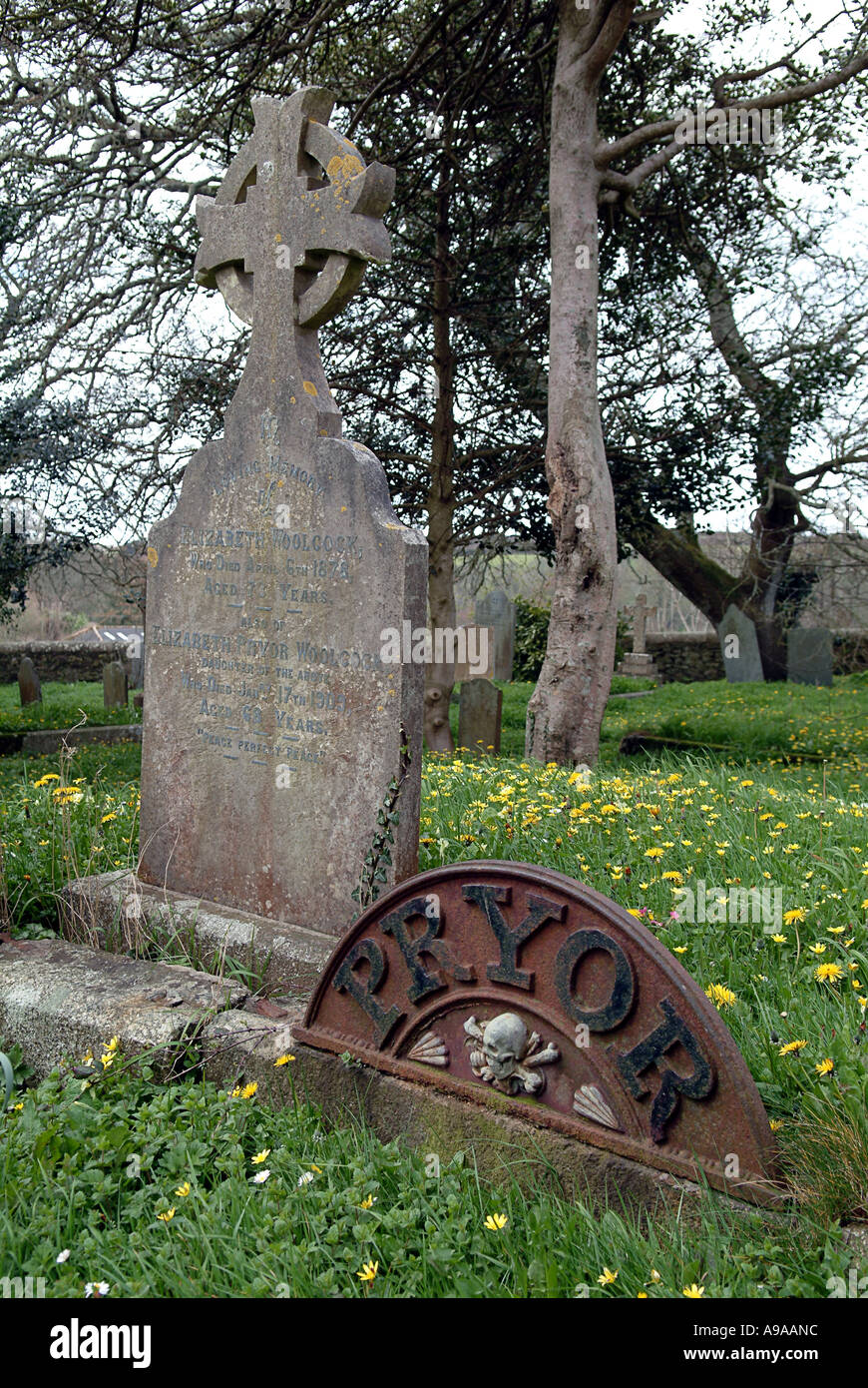 Au cimetière de l'église anglicane St Michael à Helston Cornwall UK Banque D'Images