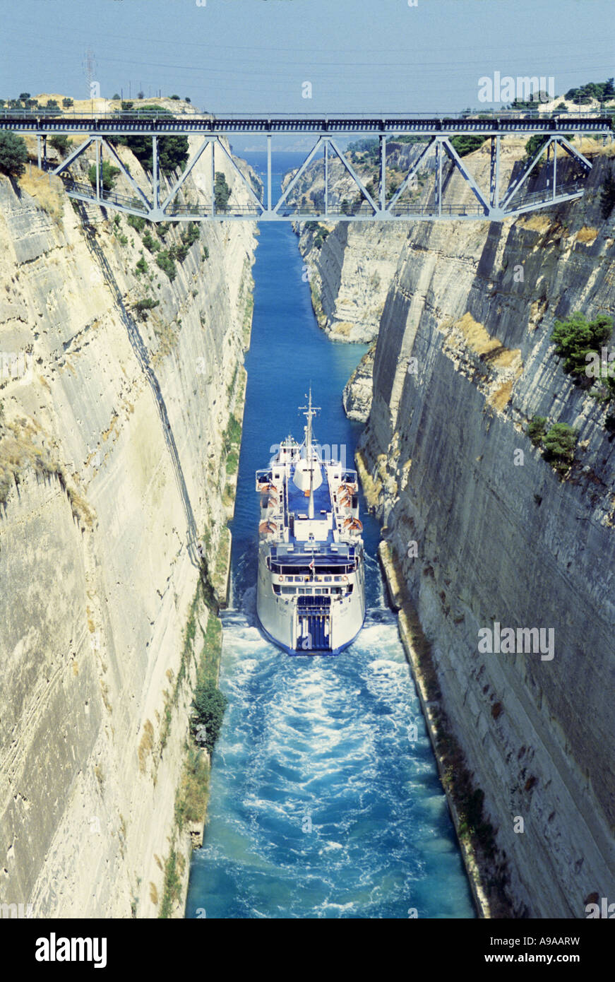 CARFERRY CANAL DE CORINTHE isthme de Corinthe, Grèce Photo Stock Alamy