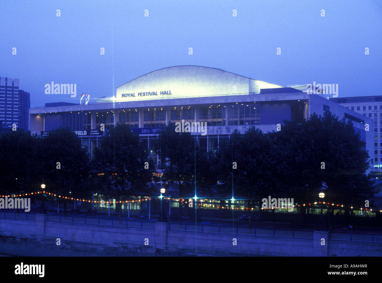 ROYAL FESTIVAL HALL SOUTHBANK LONDRES ANGLETERRE ROYAUME-UNI Banque D'Images