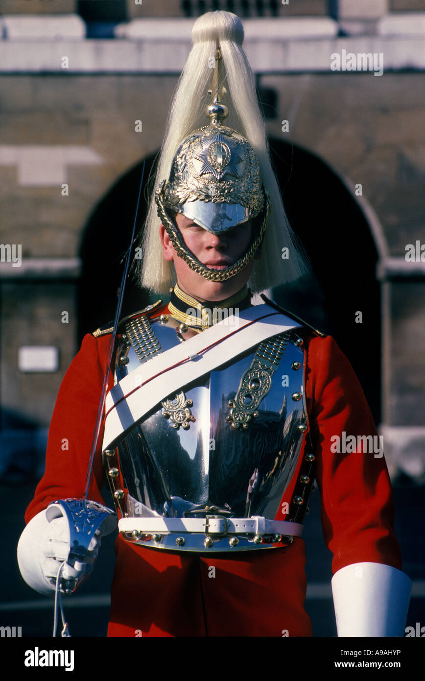 SENTRY PERMANENT LIFEGUARD HORSE GUARD UNIFORME DE CÉRÉMONIE'S PARADE WHITEHALL LONDON ENGLAND UK Banque D'Images