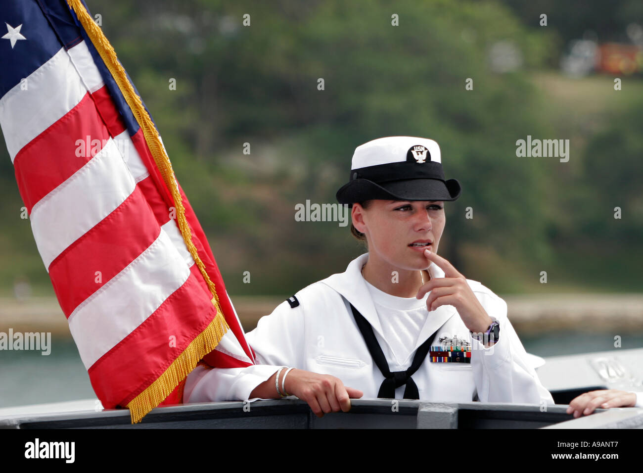 United States Naval évaluations à l'aise sur l'USS Port Royal Banque D'Images