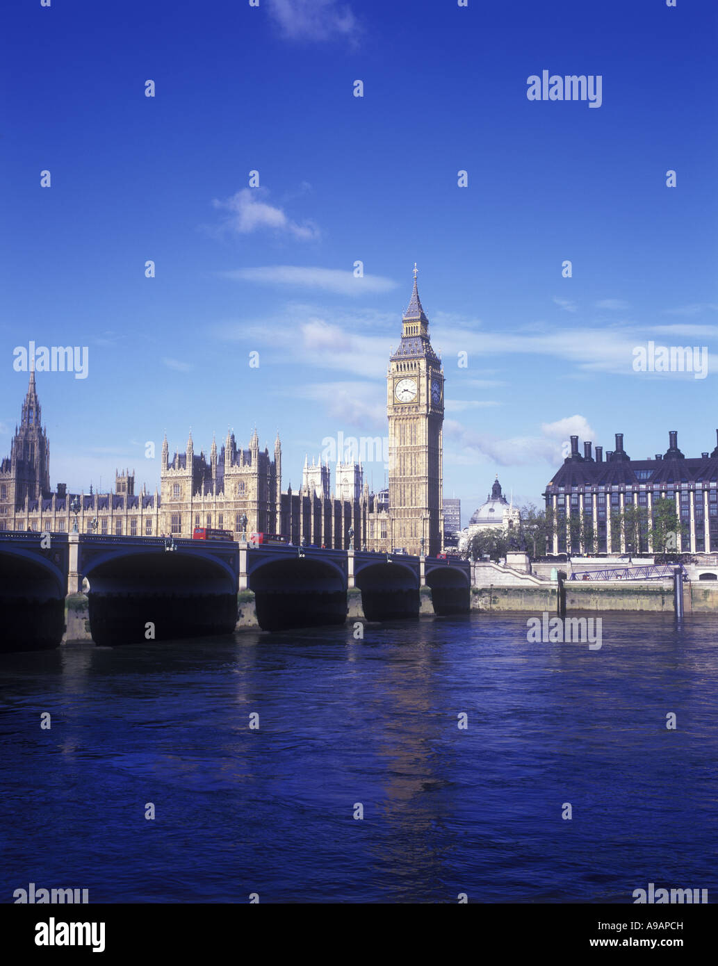 Chambres du Parlement WESTMINSTER BRIDGE RIVER THAMES LONDON ENGLAND UK Banque D'Images