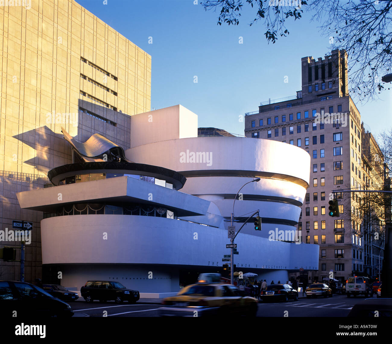 SOLOMON GUGGENHEIM MUSEUM (©1959 Frank Lloyd Wright / GWATHMAY SIEGEL ASSOCS 1992) Cinquième avenue MANHATTAN NEW YORK USA Banque D'Images