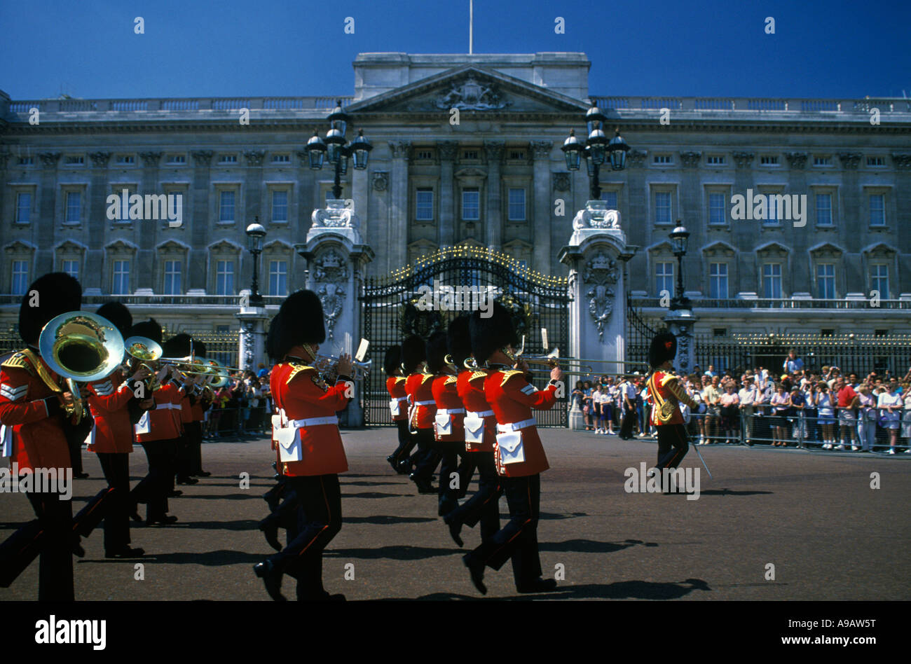 Fanfare militaire PARADE relève de la