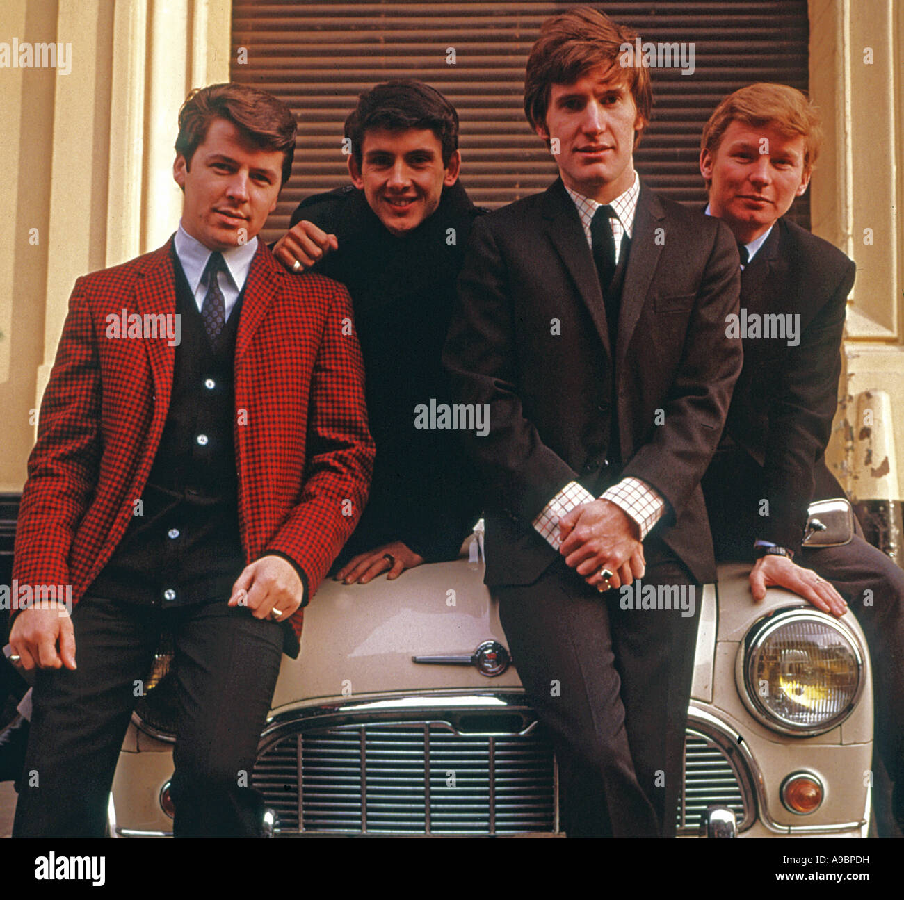 - Les chercheurs du groupe pop britannique en 1966 à partir de l : Mike Pender, Frank Allen, Chris Curtis et John McNally. Banque D'Images