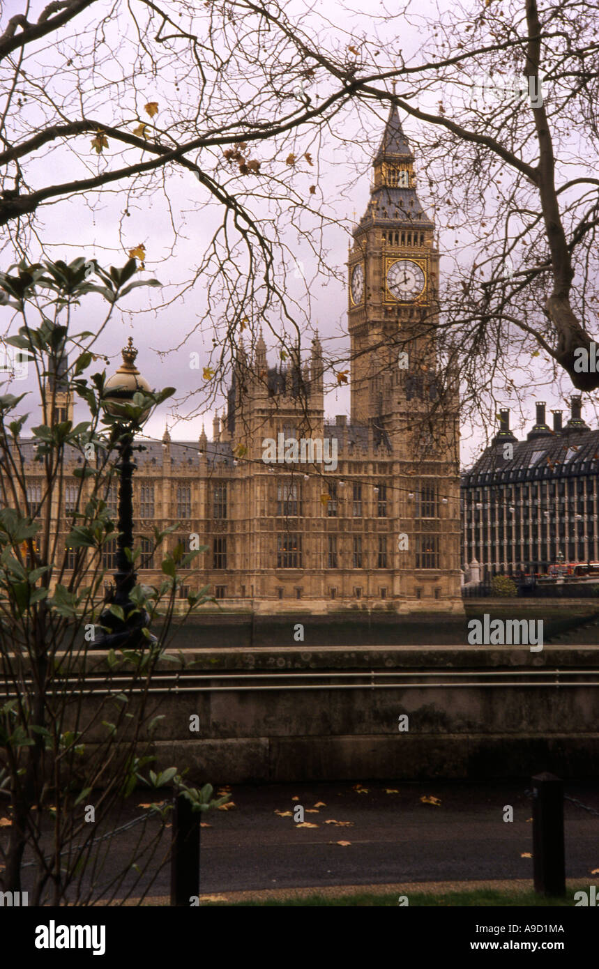 Chambre du Parlement du Palais de Westminster, Big Ben Clock Tower Banques Tamise Londres Angleterre Royaume-Uni Europe Banque D'Images