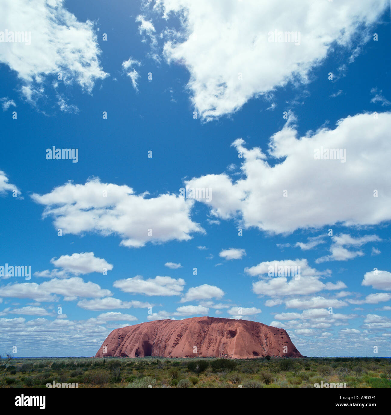 Uluru (Ayers Rock), Parc National d'Uluru, dans le Territoire du Nord, Australie Banque D'Images