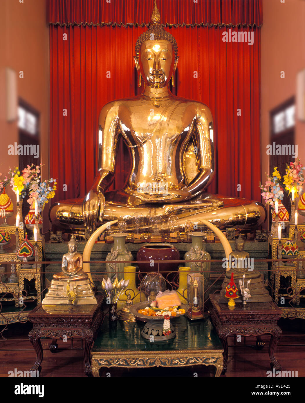 Statue du Bouddha d'Or de Wat Traimit (Temple du Bouddha d'Or), Bangkok, Thaïlande Banque D'Images