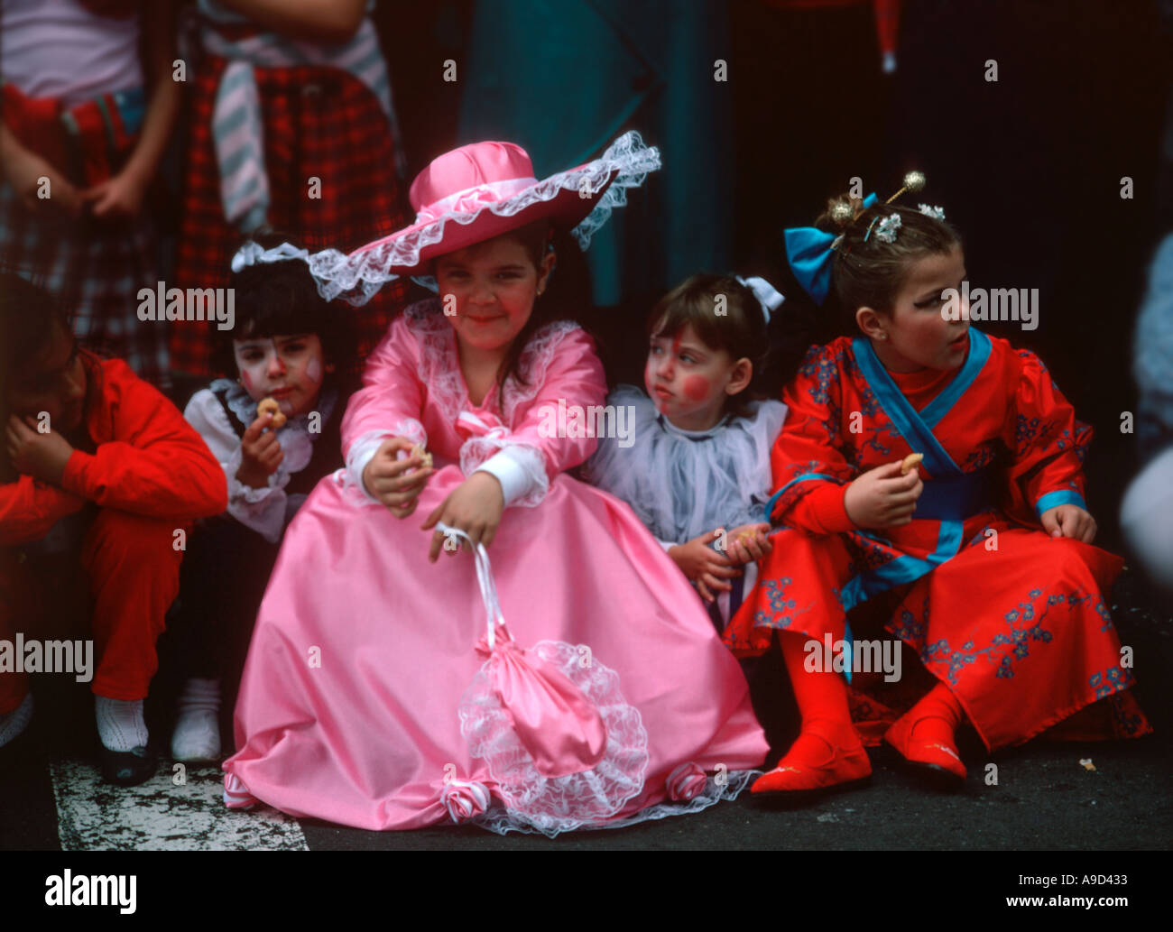 Enfants habillés pour le carnaval de Puerto de la Cruz, Tenerife, Canaries, Espagne Banque D'Images