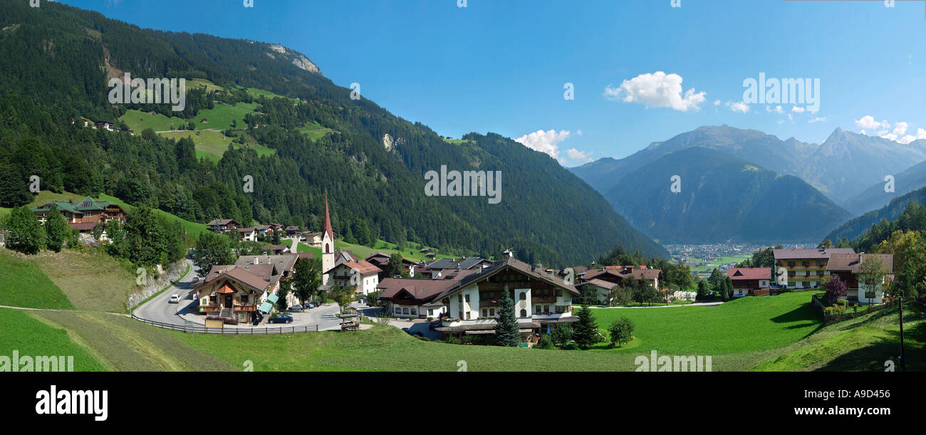 Avis de Finkenberg à vers Mayrhofen, Zillertal, Tyrol, Autriche Banque D'Images