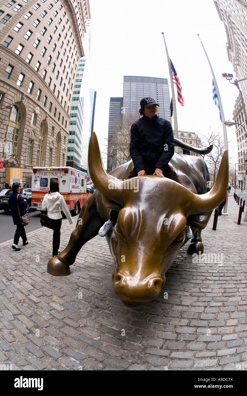 Wall Street Bull St New York Manhattan Broadway Business District New York City NY NYC United States of America USA Banque D'Images