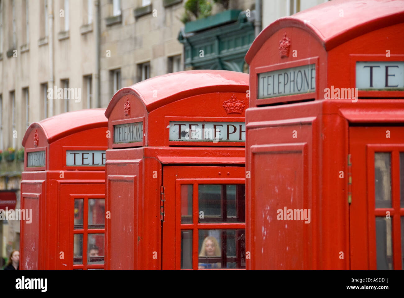 Les cabines téléphoniques dans le Royal Mile d'Édimbourg, Écosse, Royaume-Uni Banque D'Images
