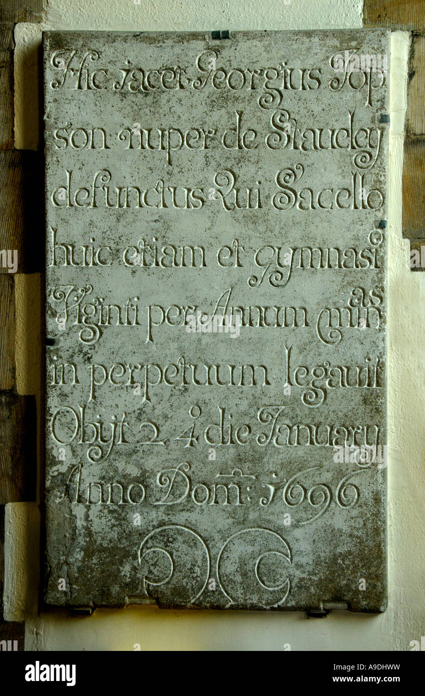 Plaque commémorative à George Jopson, Église de Saint James, Staveley. Parc National de Lake District, Cumbria, Angleterre, Royaume-Uni, Europe. Banque D'Images