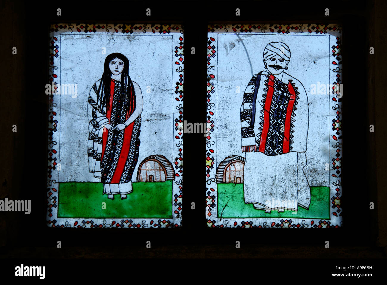 Vitraux représentant la tribu de Toda, Ootacamund Ooty (Tamil Nadu, Inde) Banque D'Images