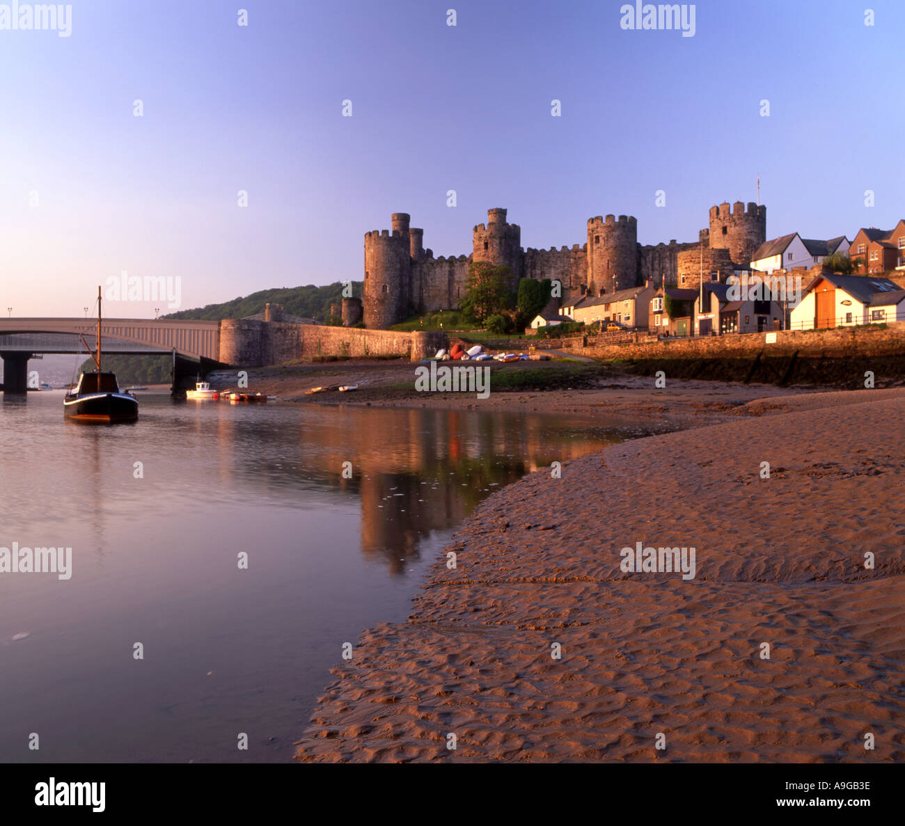 Tôt le matin, au Château de Conwy, Conwy, au nord du Pays de Galles, Royaume-Uni Banque D'Images