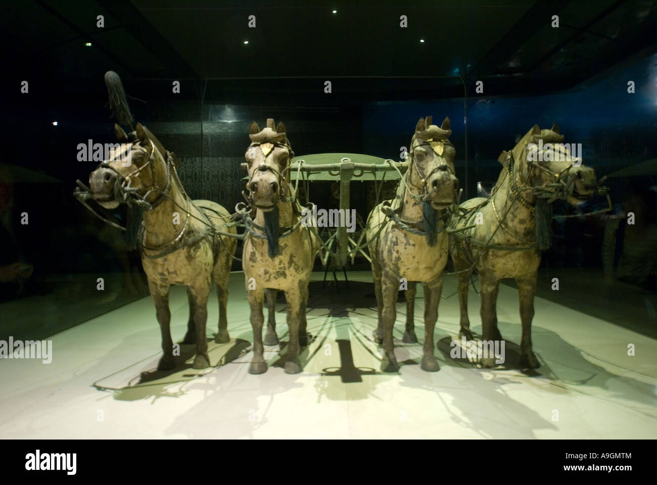 Le Xian Qin Shihuangdi Museum numéro 2 char de bronze dans une moitié d'tiré par quatre chevaux Banque D'Images