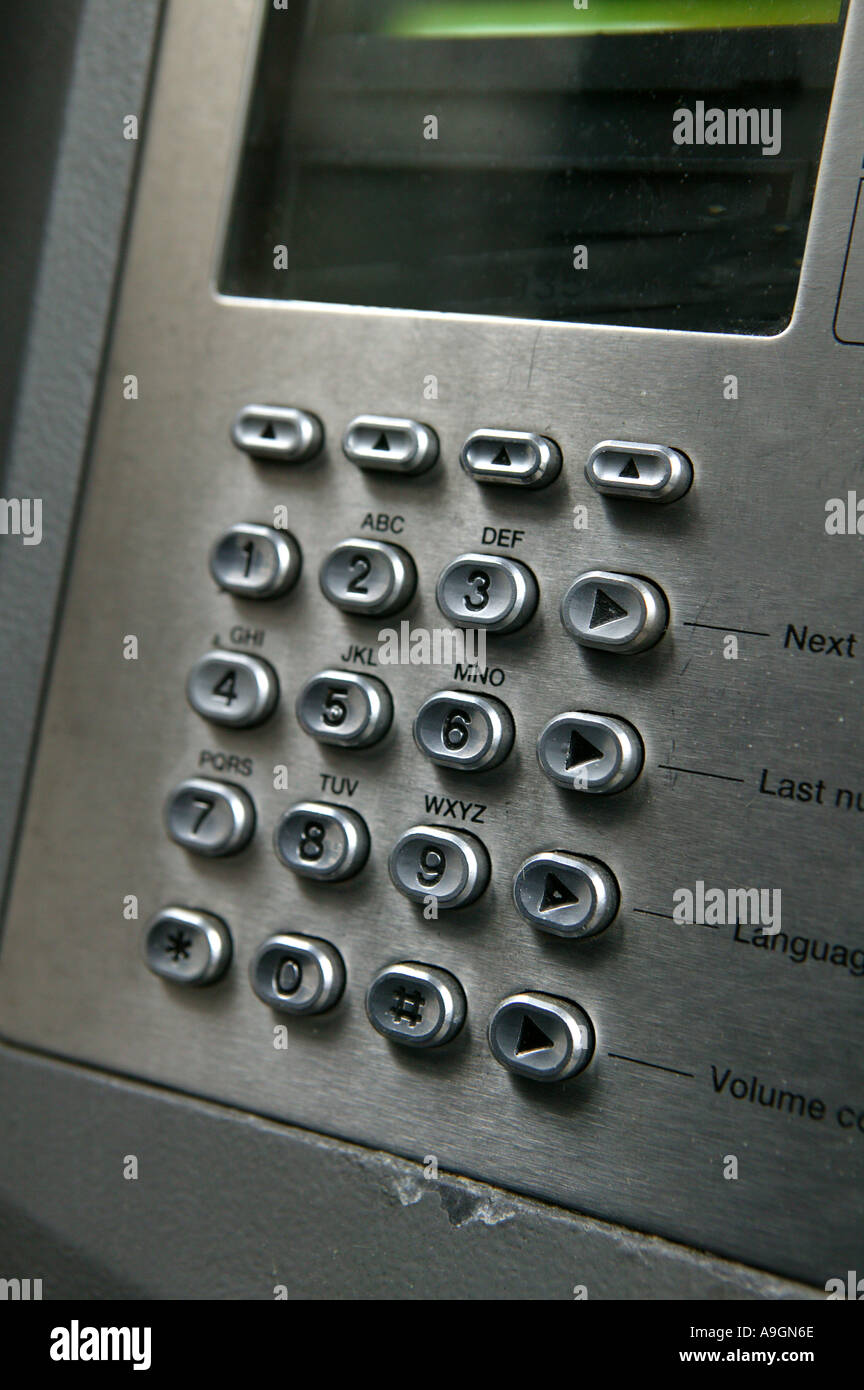 Un détail des numéros sur un BT payphone pavé numérique illustration communication Banque D'Images