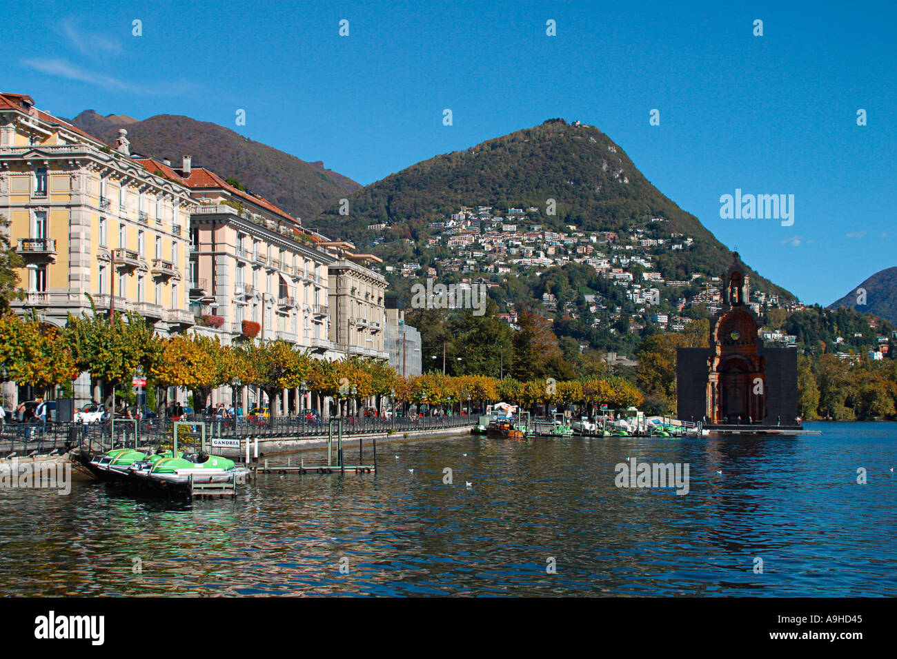 Suisse Lugano promenade au bord du lac Monte Brè Banque D'Images