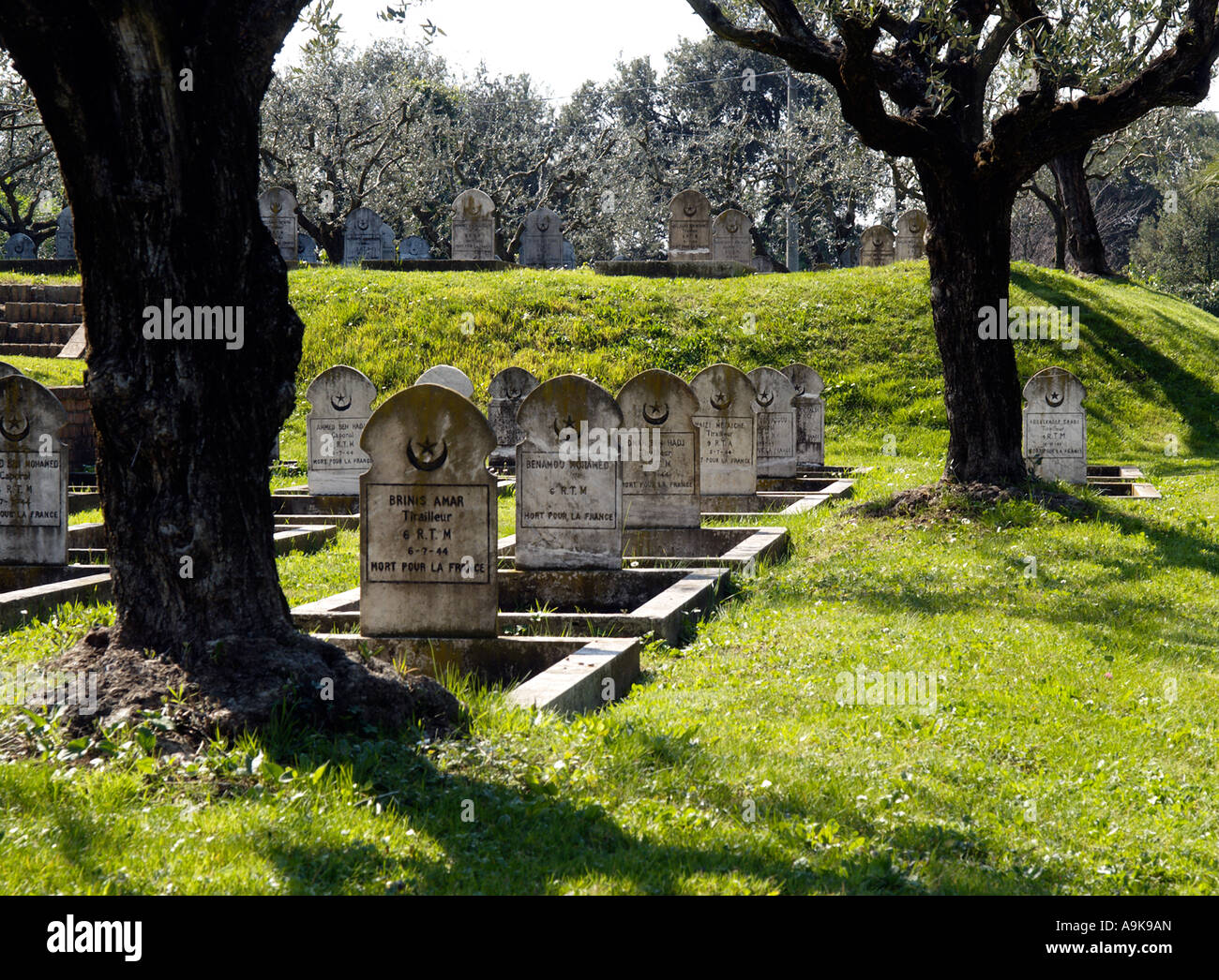 Tombes de Soldats coloniaux français dans le Corps Expéditionnaire Français cimetière militaire à Rome Italie Banque D'Images