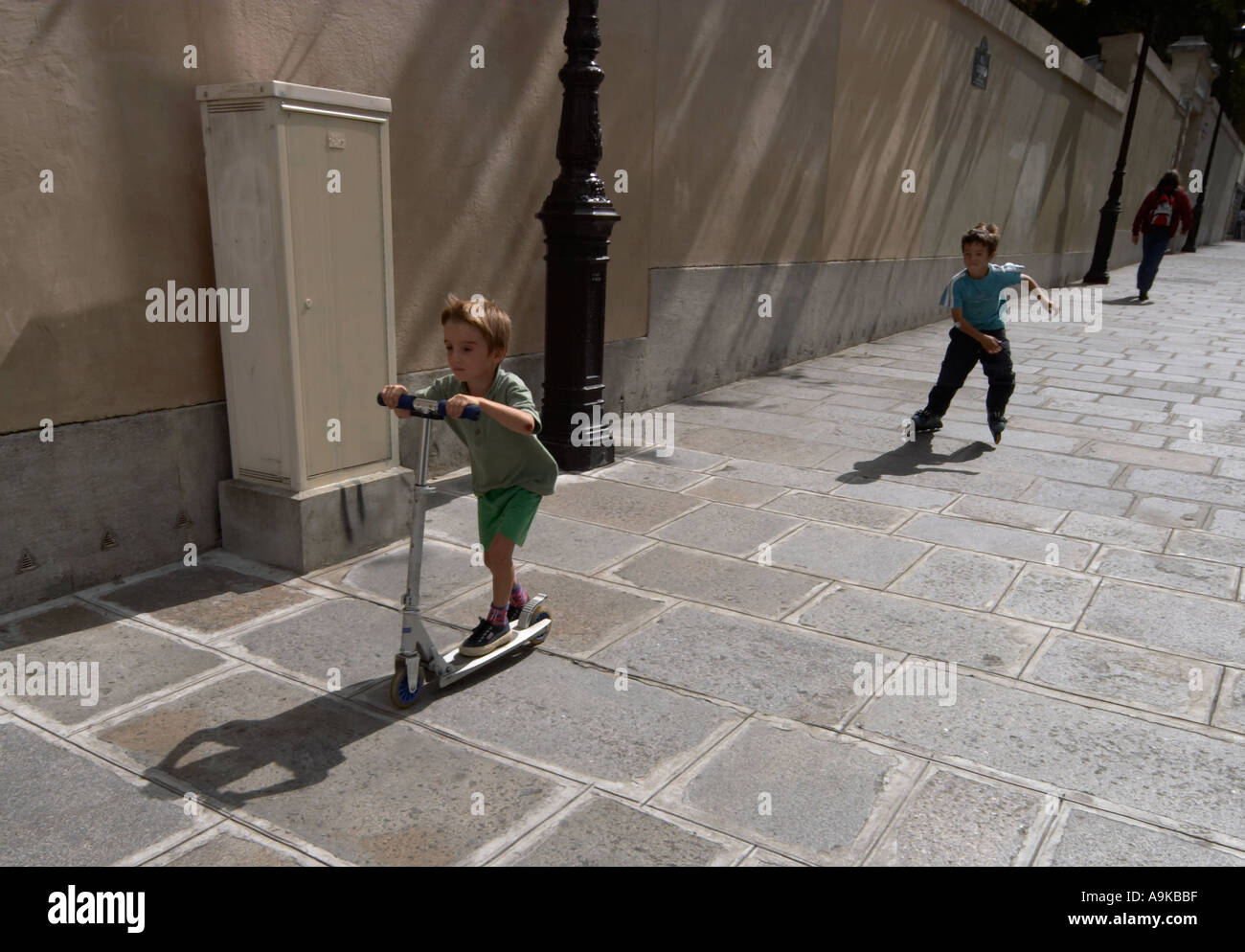 Enfants jouant près du Panthéon Paris France Banque D'Images