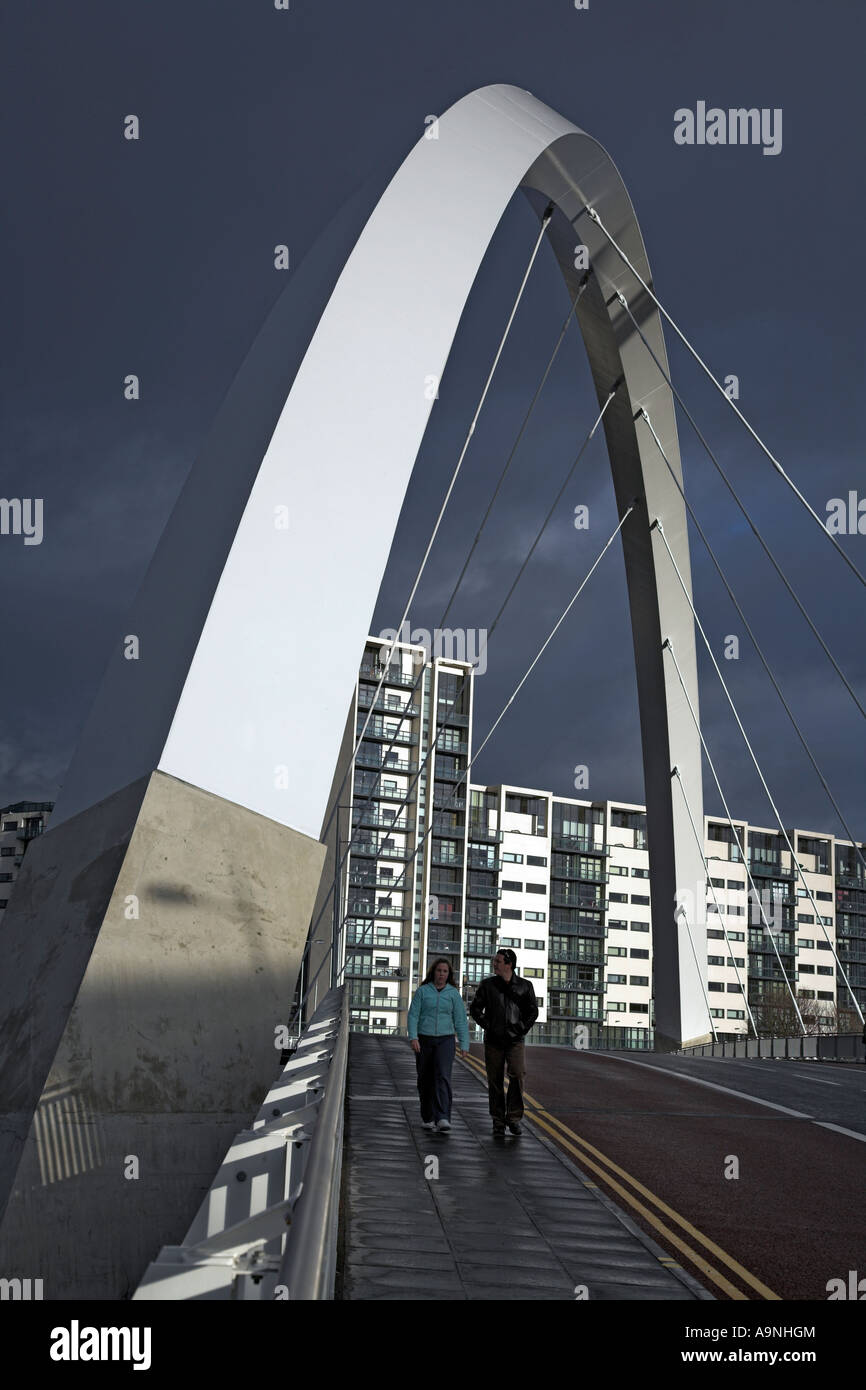 Le Clyde Arc connu localement comme le pont aux, Glasgow, Écosse. Banque D'Images