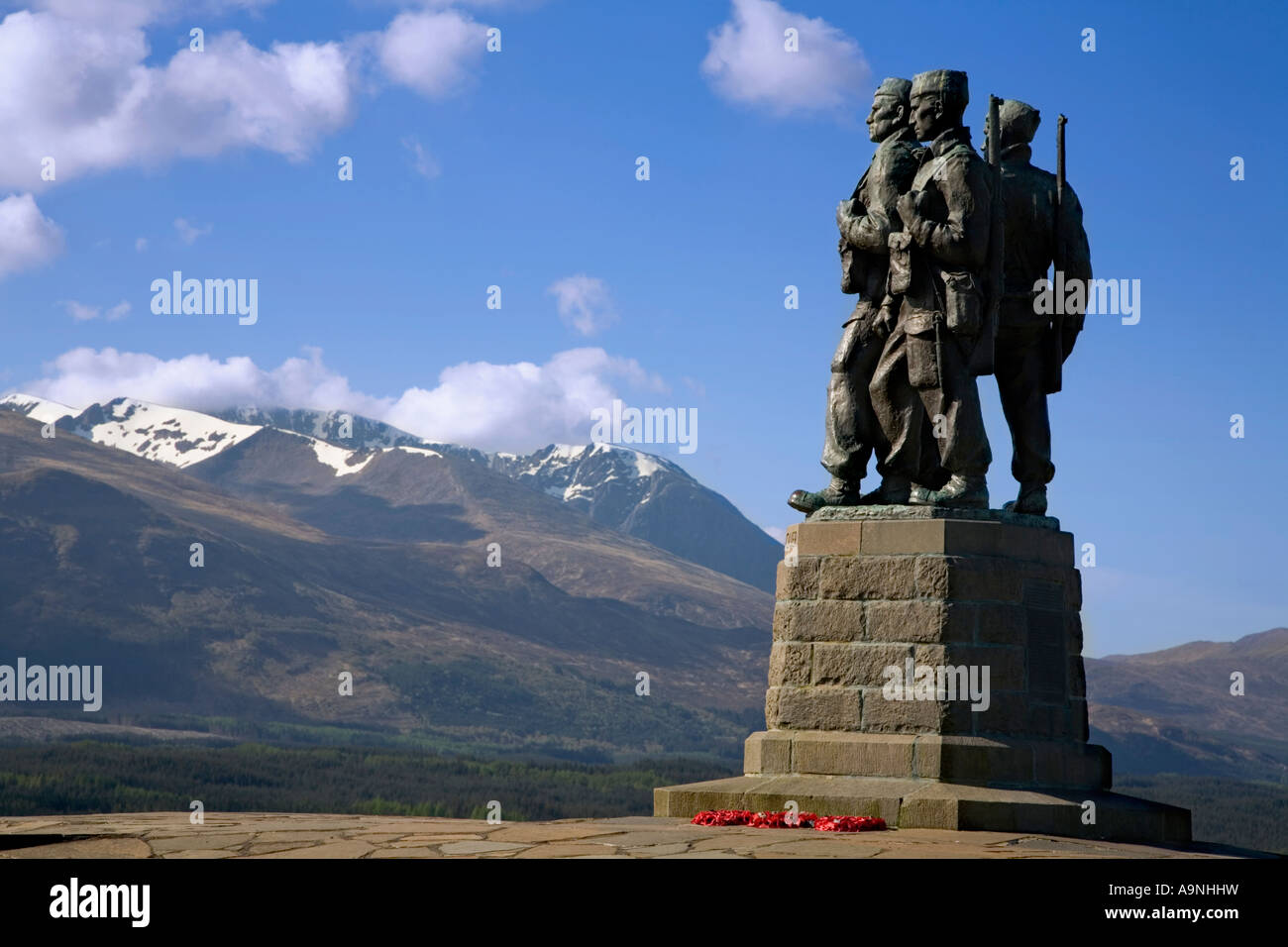 Le monument commémoratif de guerre Commando à Spean Bridge près de Fort William à la recherche sur le Ben Nevis Banque D'Images