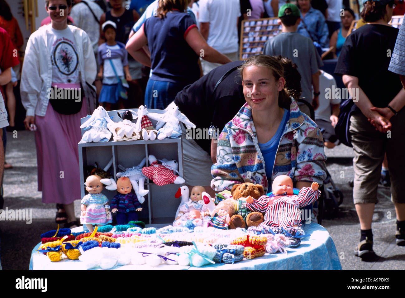 Le marché du samedi à poupées à Ganges dans l'île de Saltspring dans le sud des îles Gulf, en Colombie-Britannique, Canada Banque D'Images