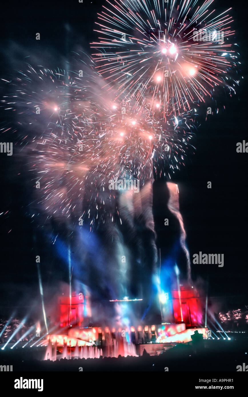 Paris France, Trocadéro « 14 juillet » 14 juillet, Fête de la Bastille avec effets d'éclairage lors des événements publics de nuit, feux d'artifice Banque D'Images
