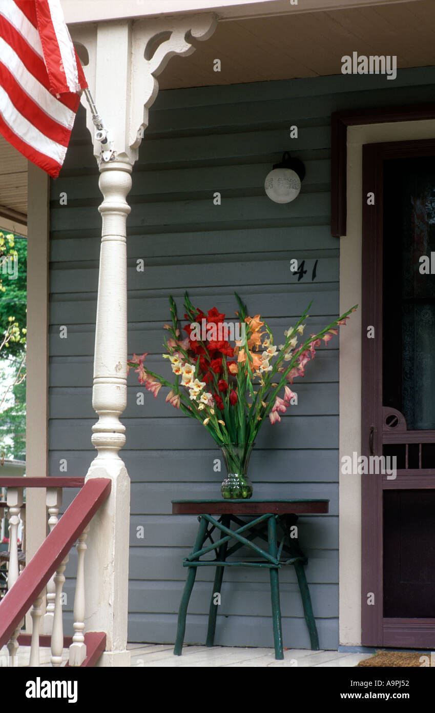 USA New York Chautauqua vase de glaïeul sur portique de chambre Banque D'Images