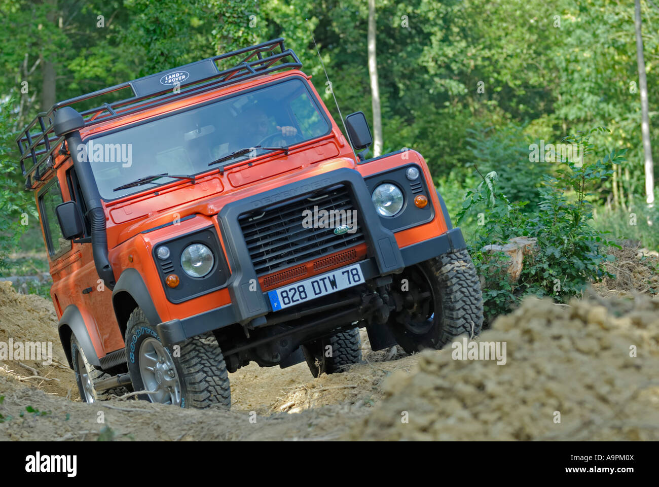 Hors-piste 2006 Land Rover Defender TD5 Land Rover G4 Challenge France edition. Europe Royaume-Uni Angleterre. Banque D'Images