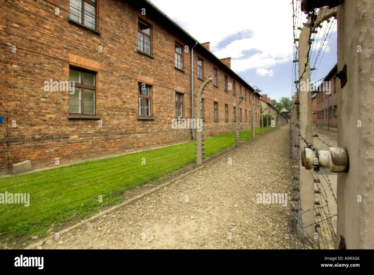 Construit en briques des bâtiments pénitentiaires à Auschwitz 1 camp de concentration en Pologne. Banque D'Images