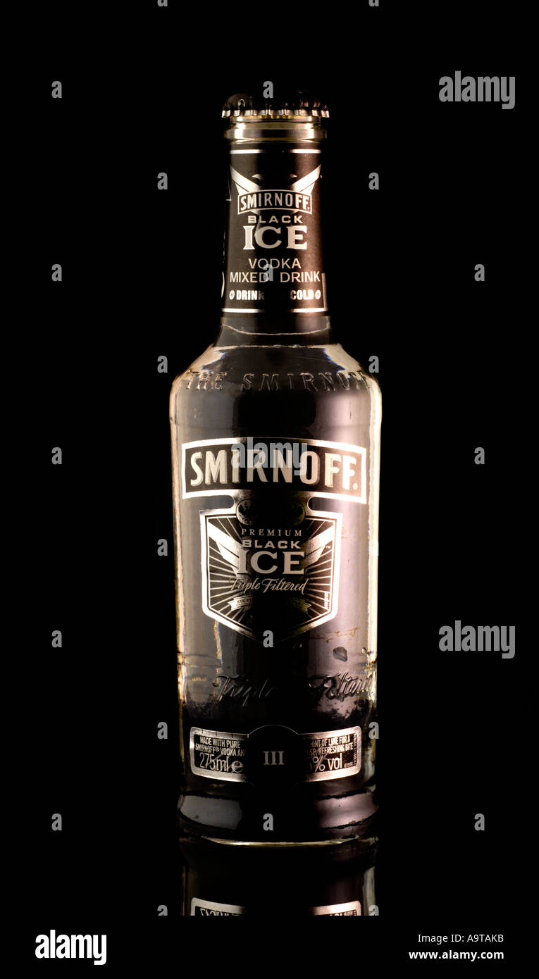 Smirnoff ice vodka mixed drink Banque de photographies et d’images à ...
