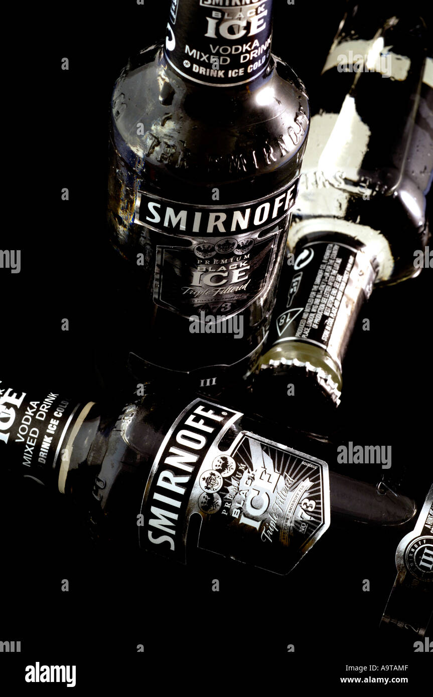Smirnoff ice vodka mixed drink Banque de photographies et d’images à ...