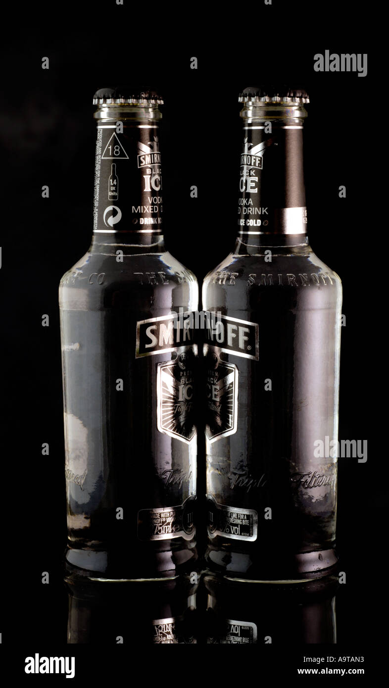 Smirnoff ice vodka mixed drink Banque de photographies et d’images à ...