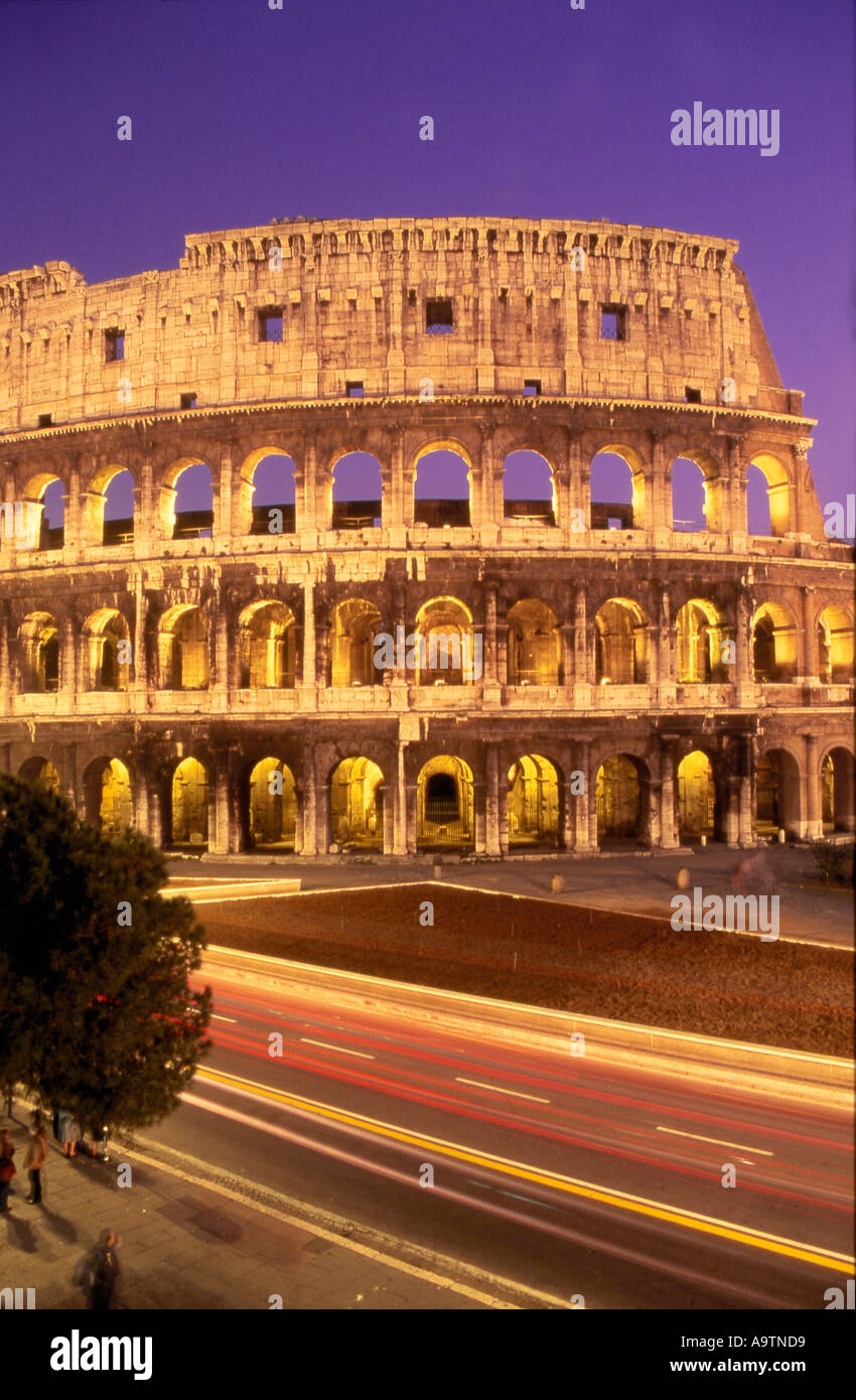 Colisée de Rome à l'aube Banque D'Images