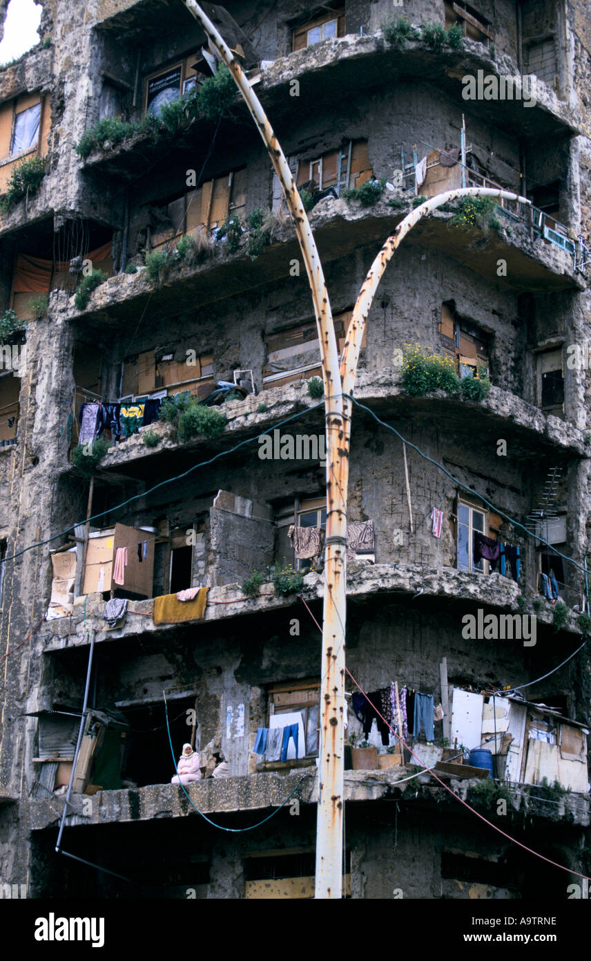 RUE DE BEYROUTH DAMAS LA LIGNE VERTE très endommagé bâtiment avec des familles qui y vivent 1998 Banque D'Images
