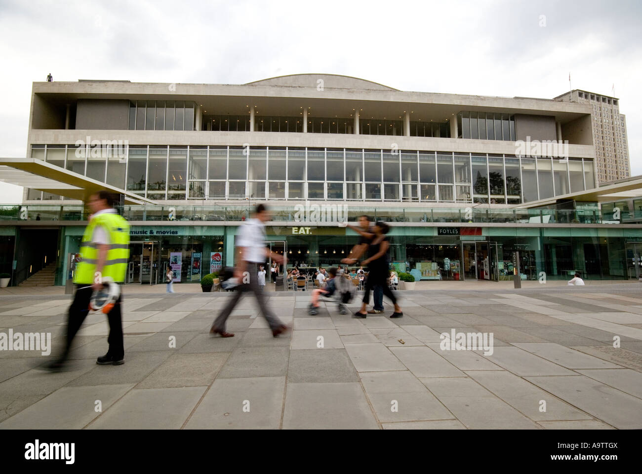 Le Royal Festival Hall de Londres sur la rive sud, rénové en 2007 Banque D'Images