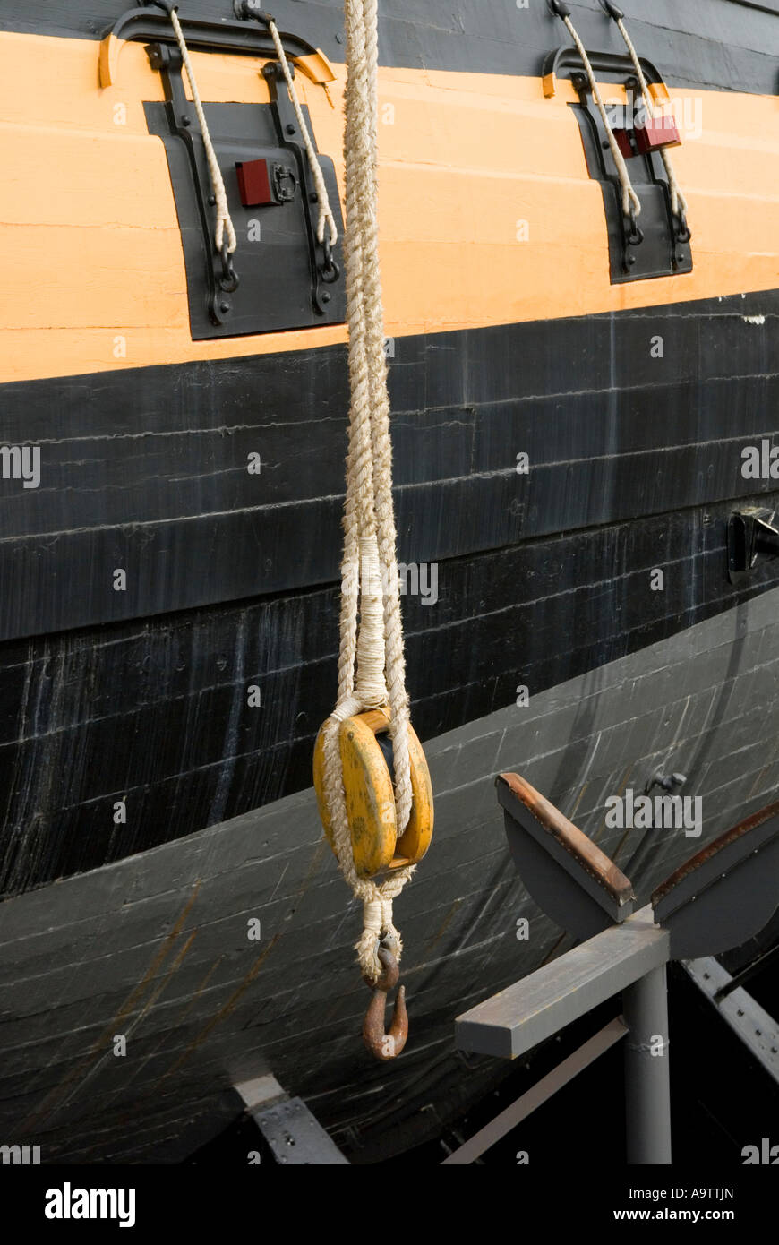 HMS Victory amarré au chantier naval historique de Portsmouth Banque D'Images