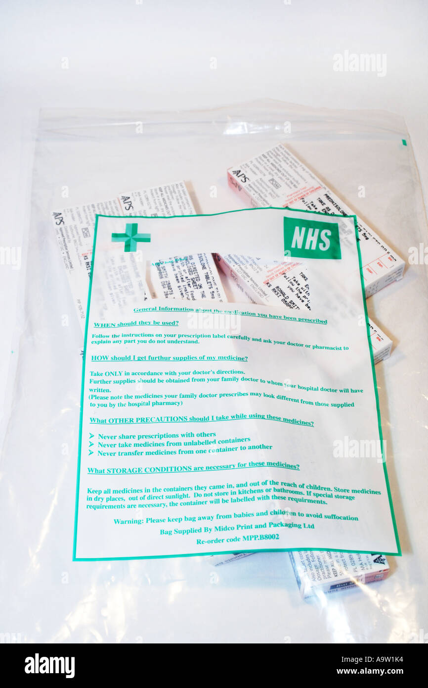 Boîtes de médicaments stéroïdes Prednisolone dans un sac du NHS. Banque D'Images