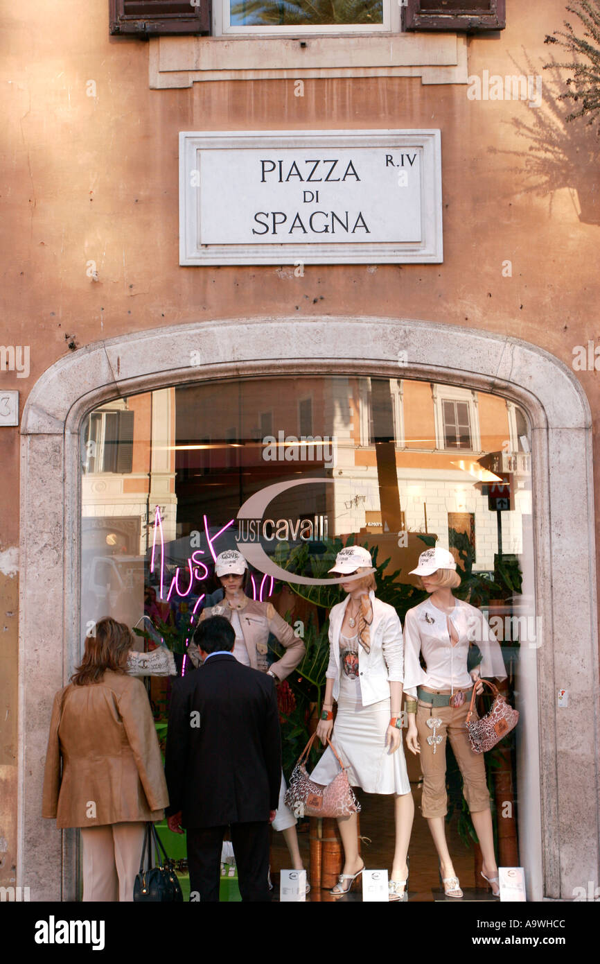 Magasin de mode sur la Piazza di Spagna à Rome Italie Banque D'Images