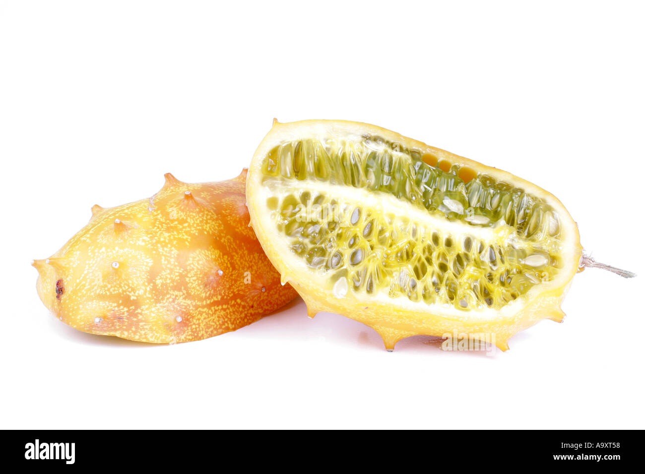 Concombre africain, africaine, kiwano concombre cornu, melon à cornes, gelée melon (Cucumis metuliferus), les fruits tranchés, Origine : Nouvelle Z Banque D'Images