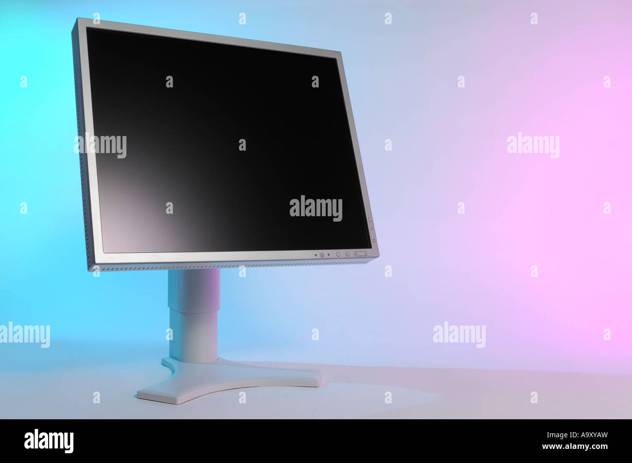 Moniteur LCD NEC Ordinateur isolé d'affichage Banque D'Images